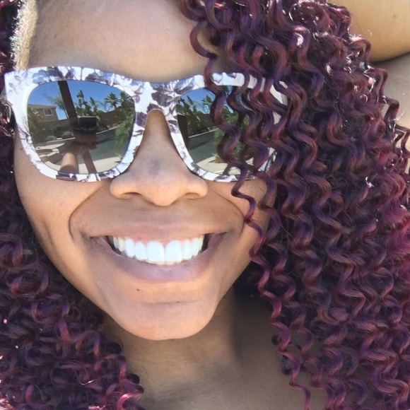 Gucci D-Frame Acetate Floral Sunglasses 🕶 - Picture 8 of 8